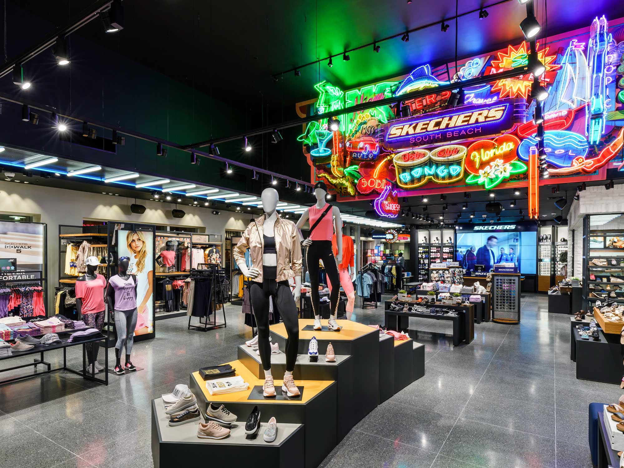 Skechers store outlet hot sale